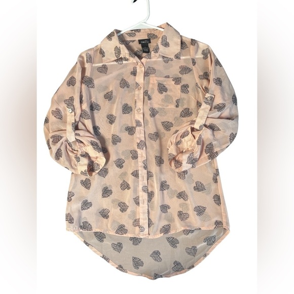 Rue 21 Blush Collar Buttondown Midsleeve RollTab Heart V Neck Shirt Size Small - Picture 2 of 14